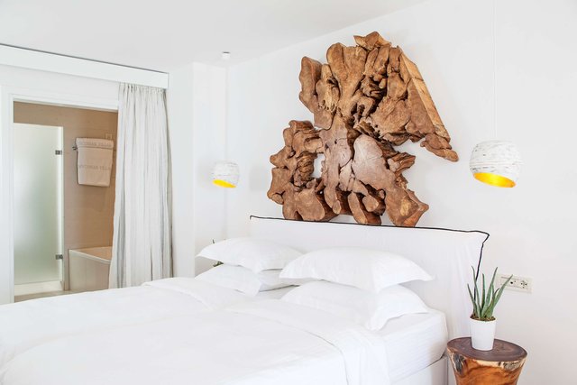 Prestige Guestroom Outdoor Jacuzzi