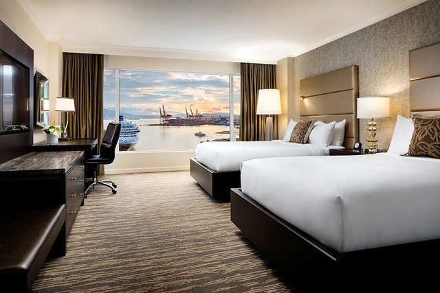 Signature Harbour View Room