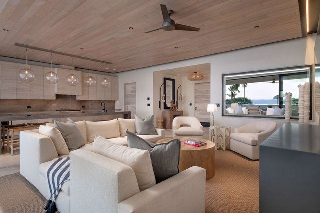  4 Bedroom Oceanfront Family Villa