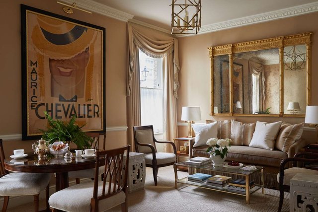 Victoria & Albert Suite 