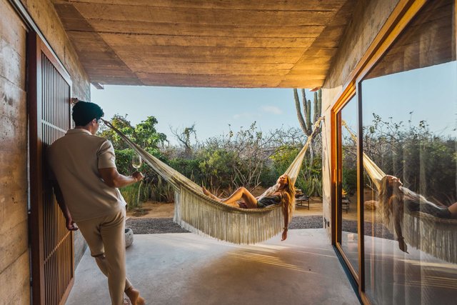 Garden Suite with Hammock King Bed