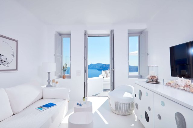 Grande Suite with Caldera View