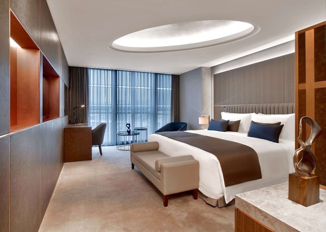Empire Suite 