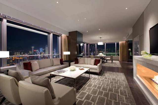 Niccolo Suite