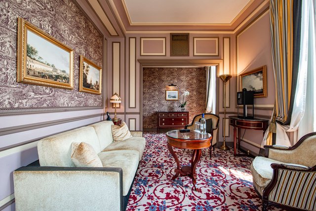  Prestige Suite