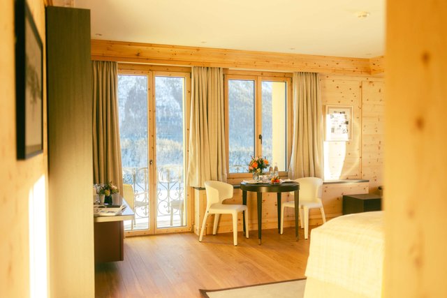 Deluxe & Junior Suites 