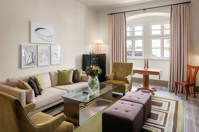 Deluxe Suite