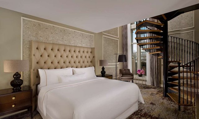 Library King Suite