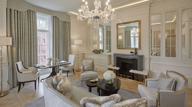 Corner Suite 