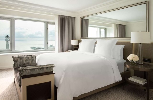 Deluxe One Bedroom Suite