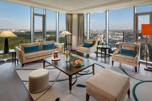 King Tower Suite
