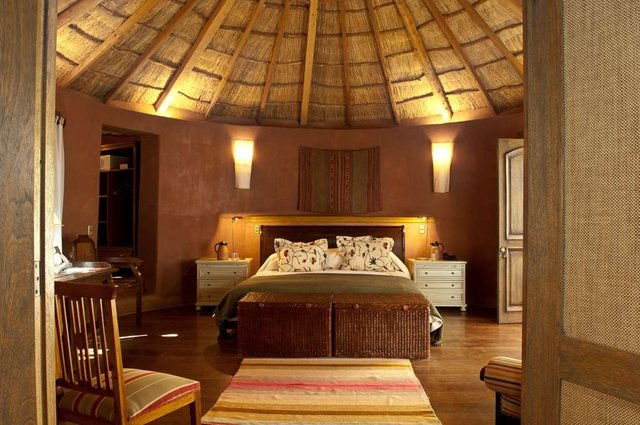 Superior Round Suite