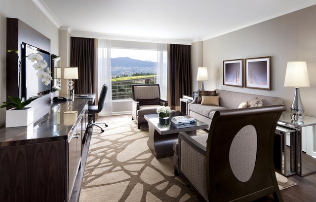 Fairmont Gold One & Two Bedroom Suite