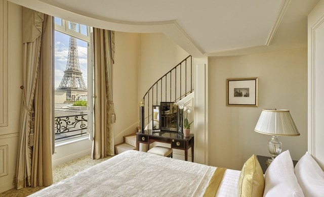 듀플렉스 에펠뷰 스위트