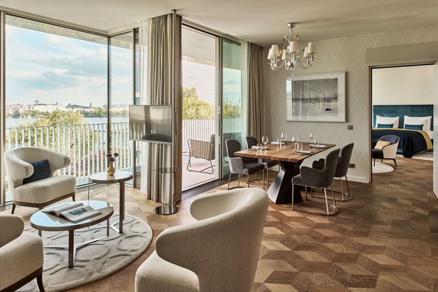 Senator Suite