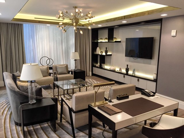 One-Bedroom Metropolitan Suite 