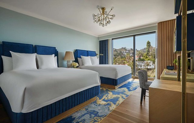 Hollywood Hills Queen/Queen