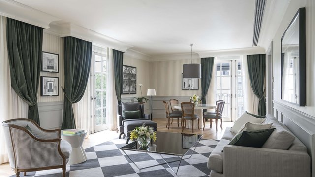 Deluxe Suite