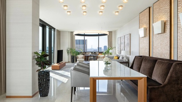 디플로맷 스위트