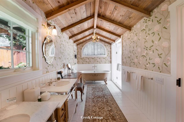 Creekside One Bedroom Cottages