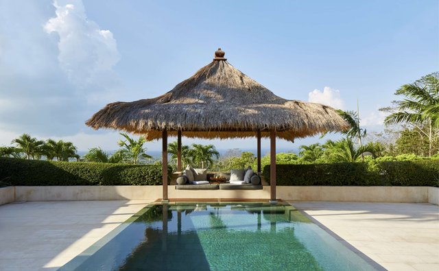 보로부두르 풀 스위트