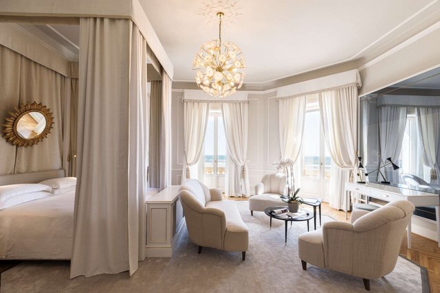 Prince Suite Front Sea View