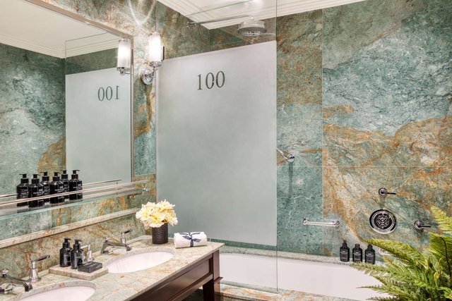 Junior Suite - Castle View