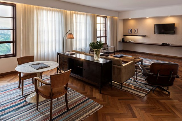 Deluxe Suite