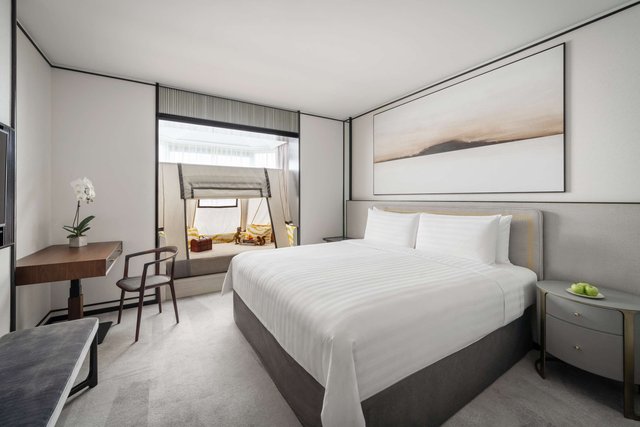 Tower Wing - Deluxe Family Room