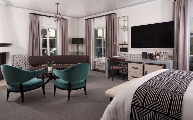 Tangerinn Guestroom 