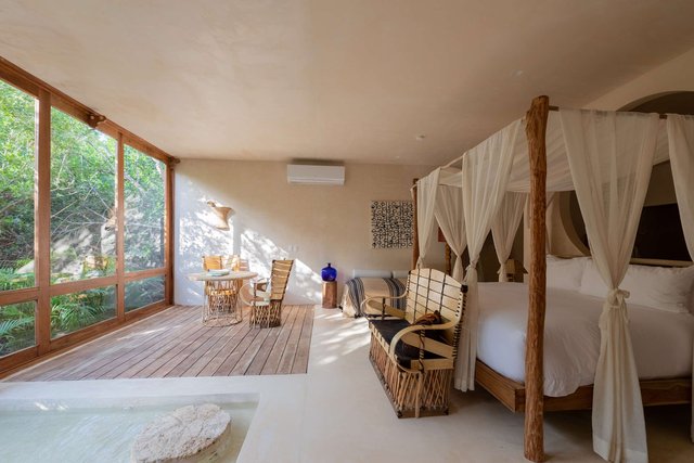 Signature Suite Lower - Jungle side