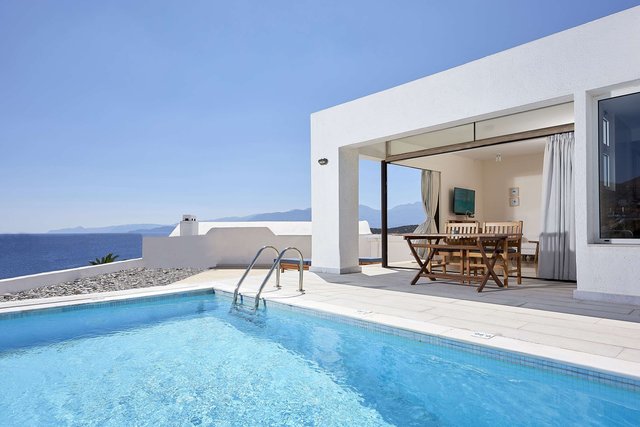 Zeus House – Club Suite
