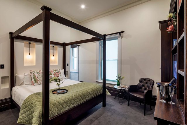 Mount Lofty House - Classic