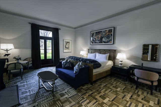 Signature Room