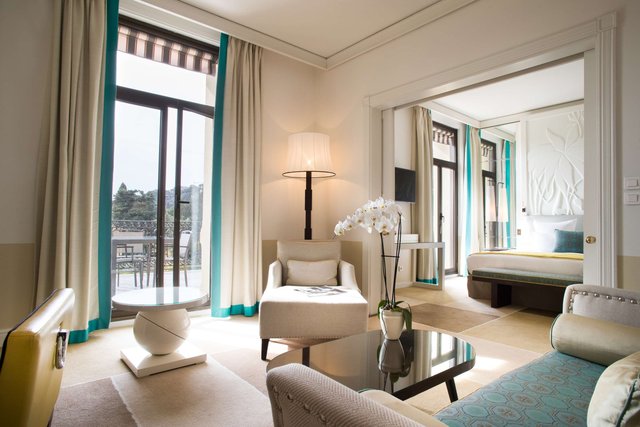 One Bedroom Suite Sea & Garden view