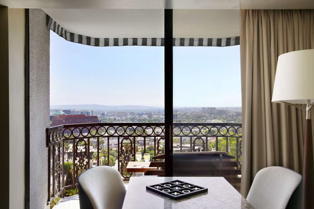 London Crown Suite