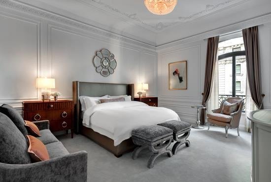 Designer Suite - The Dior Suite