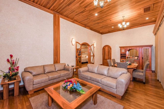 Penthouse Aracari Suite