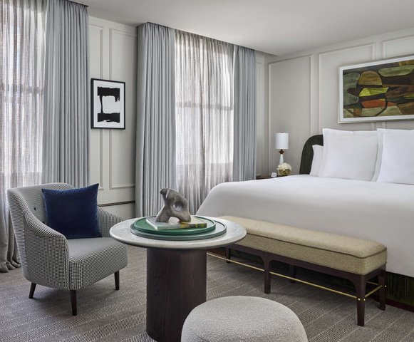 Superior King Courtyard View