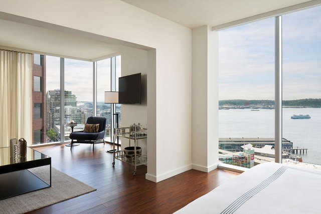 Water View Studio Suite