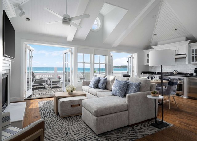 Oceanfront Cottage Horizon Suite