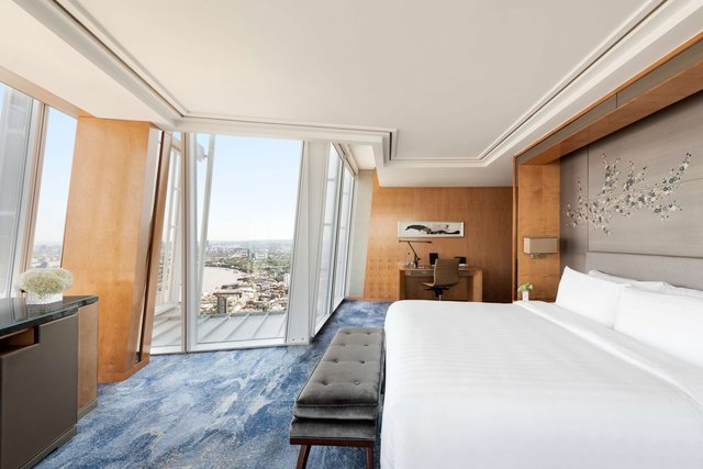 Iconic City View Room