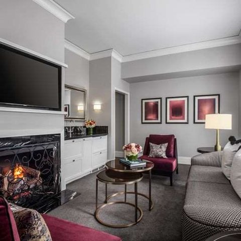 코너 1 베드룸 테라스 스위트 파이어플레이스