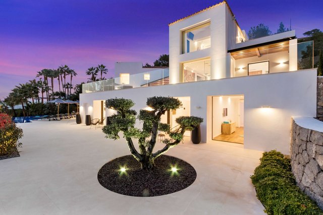 ​Villa Lagarto, Jesús