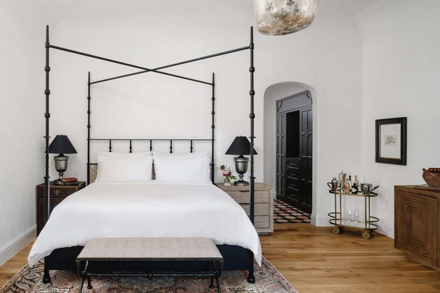  Pomegranate Suite