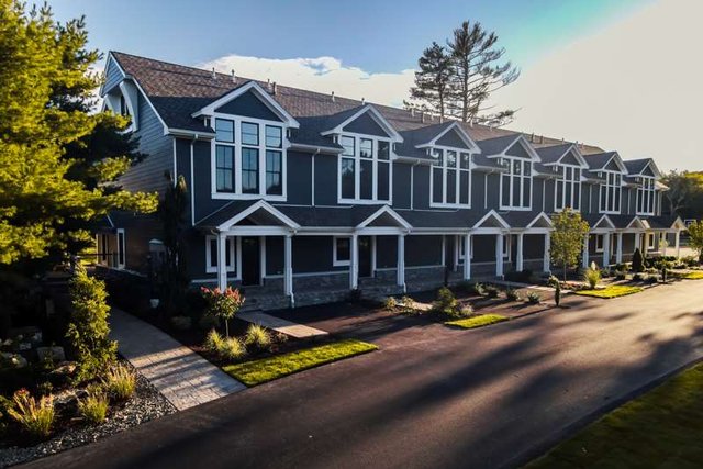 Townhome Deluxe Two Bedroom 