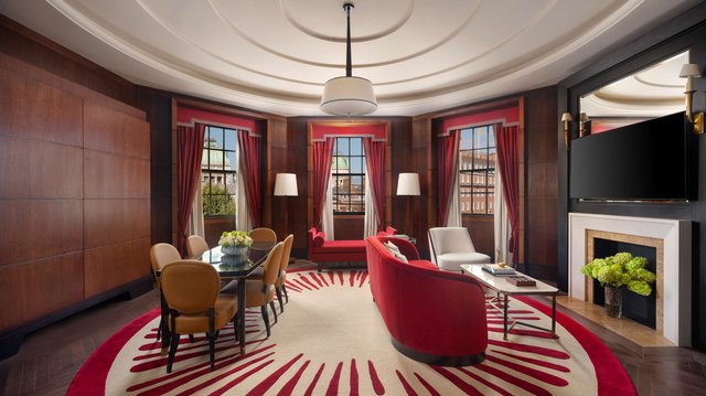 Corner Suite