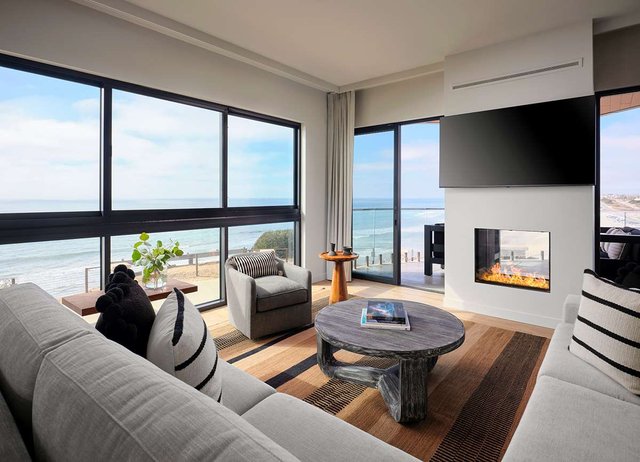 Ponto & Grandview Suites