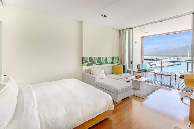 Horizon Club Room - King or Twins