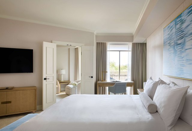 Deluxe Balcony One Bedroom Suite